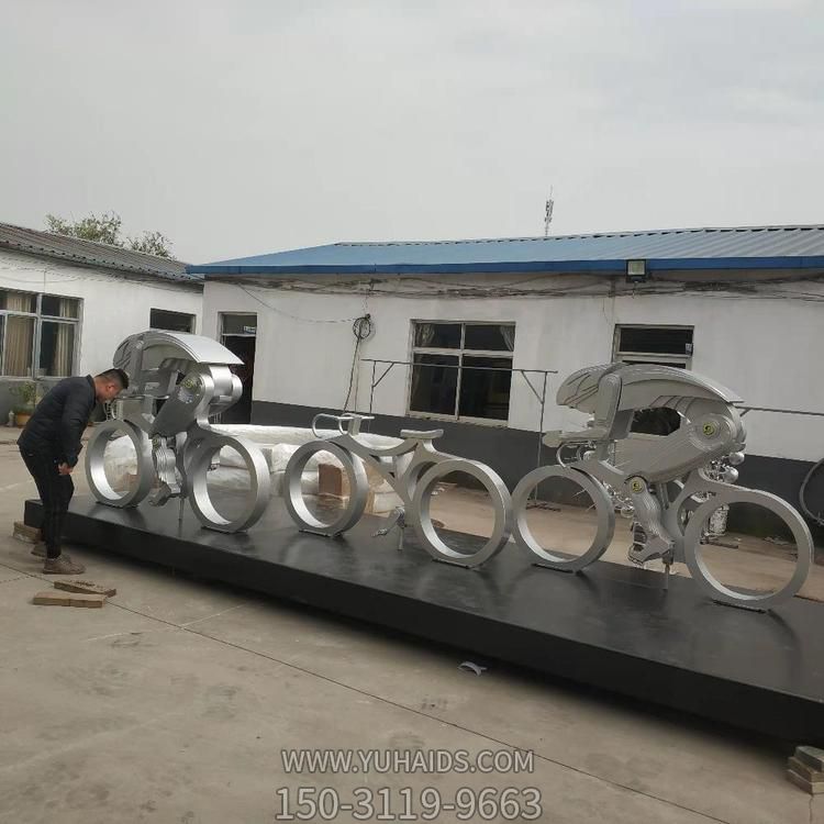 不锈钢几何抽象户外园林骑行的人物景观博鱼网页版