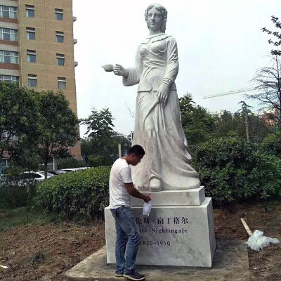 医院园林石雕提灯著名护理学姐南丁格尔博鱼网页版