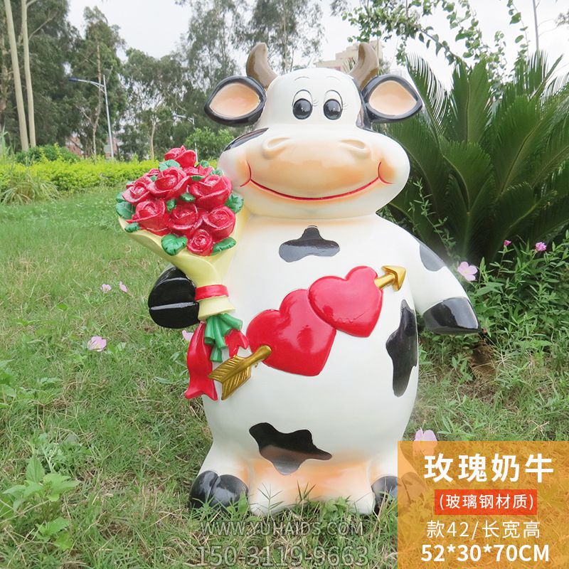 电影院一只拿玫瑰站立的玻璃钢牛博鱼网页版