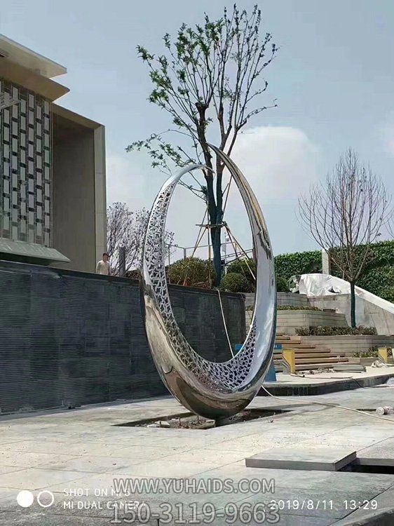 不锈钢抽象镂空镜面圆环摆件博鱼网页版