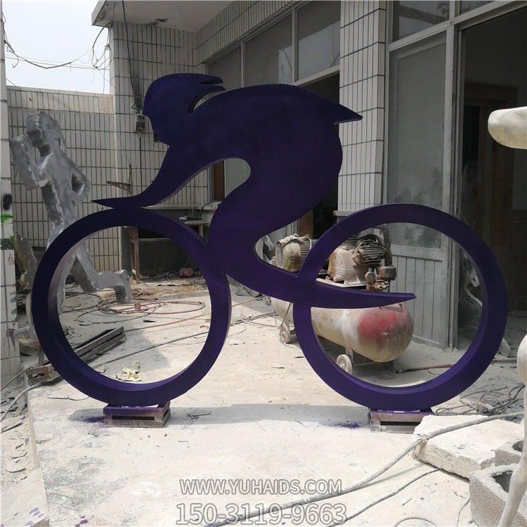 不锈钢剪影抽象骑行车的人物博鱼网页版