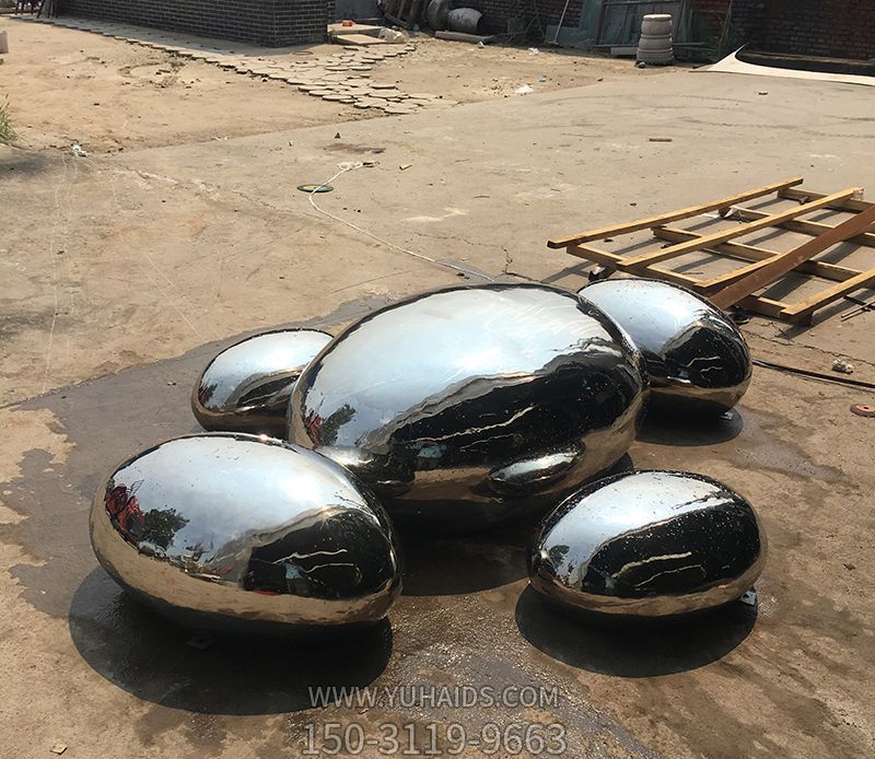 景区创意不锈钢镜面五个鹅卵石博鱼网页版