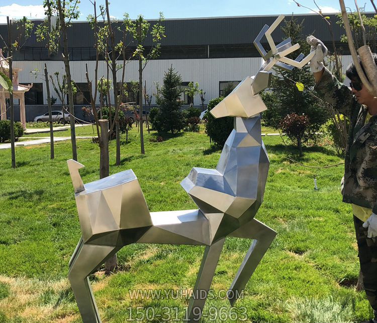 草坪不锈钢抽象几何梅花鹿博鱼网页版