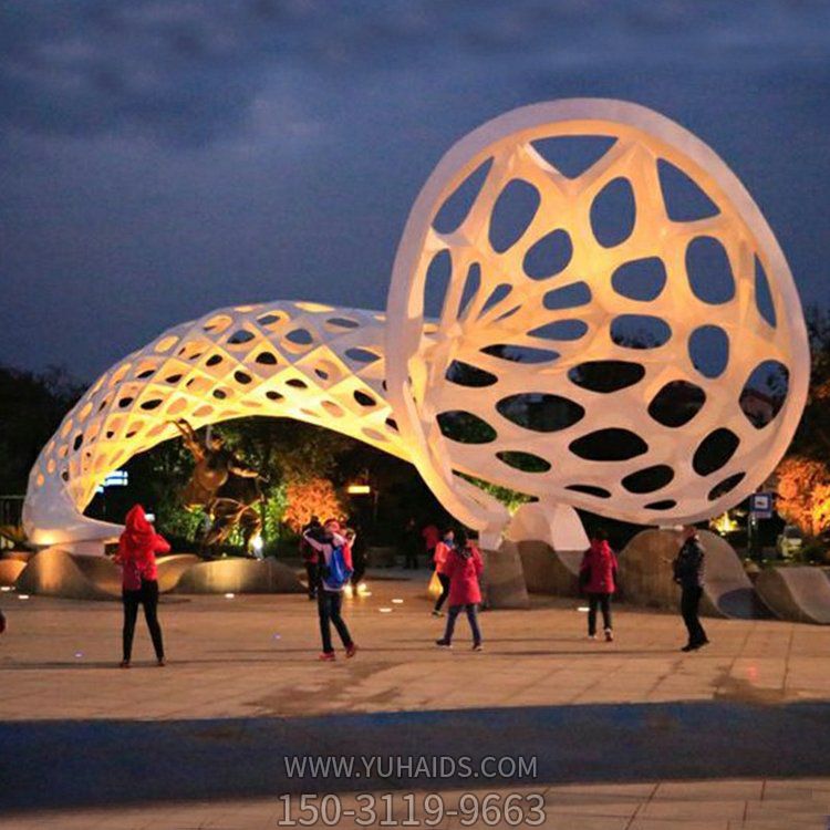 广场大型镂空抽象喇叭艺术灯光亮化景观博鱼网页版