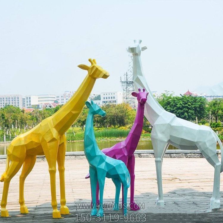 大型不锈钢几何抽象长颈鹿博鱼网页版