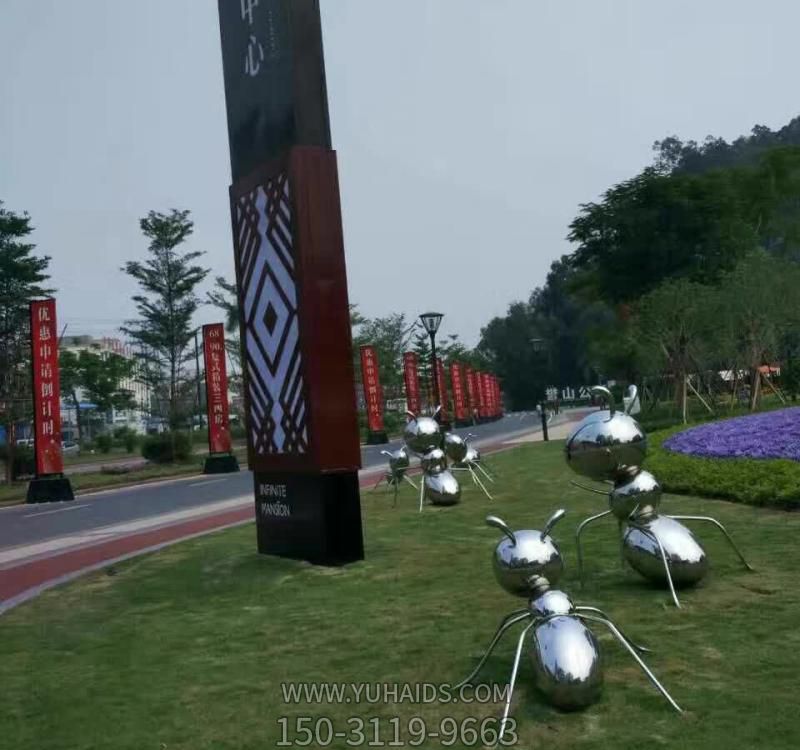 售楼部门口草坪摆抽象不锈钢蚂蚁博鱼网页版