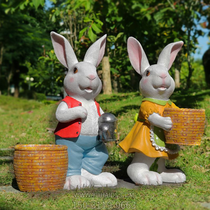 森林两只忙碌的玻璃钢兔子博鱼网页版