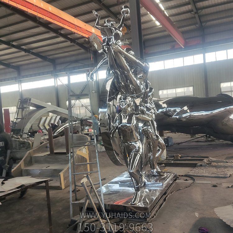 校园体育场所不锈钢镜面抽象打排球的人物博鱼网页版摆件