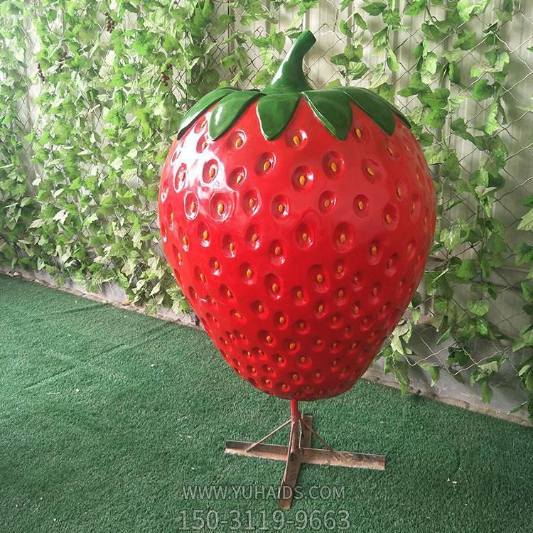 大型玻璃钢仿真水果草莓博鱼网页版