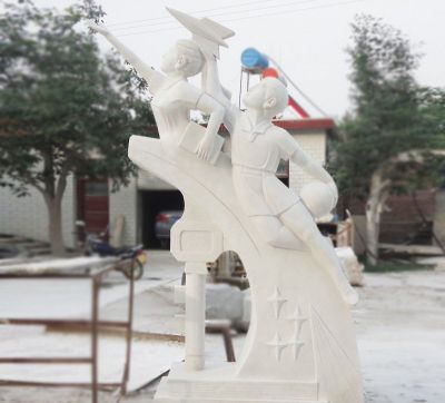 大型广场摆放的石雕创意天天向上博鱼网页版