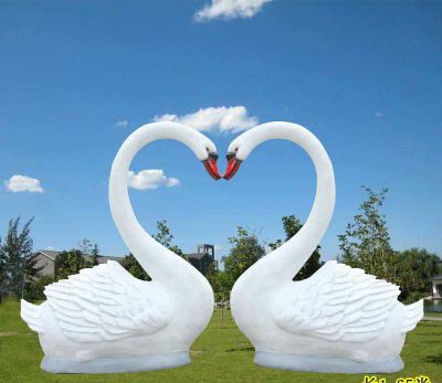 草坪花园玻璃钢仿真动物爱心白天鹅博鱼网页版