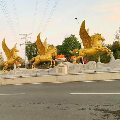 城市街道摆放欧式玻璃钢飞马动物博鱼网页版