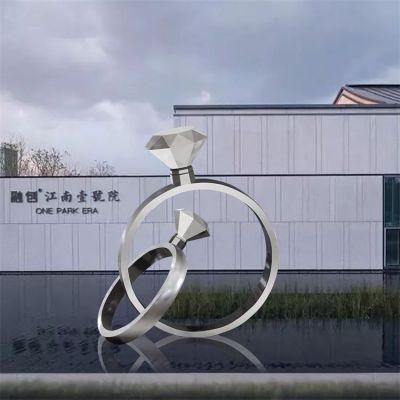 广场大型不锈钢几何戒指