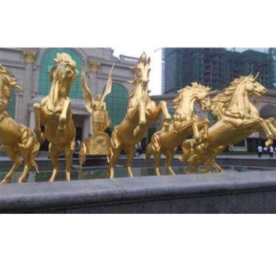 小区喷泉摆放大型欧式玻璃钢漆金马拉车景观博鱼网页版