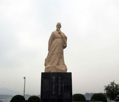 户外北宋政治家石雕范冲淹博鱼网页版