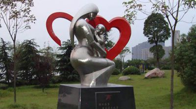 不锈钢公园母爱抽象亲情博鱼网页版