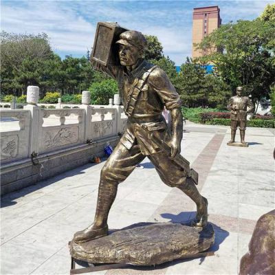 公园摆放玻璃钢仿铜红色主题军人博鱼网页版