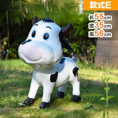 园林一只呆萌爬行的玻璃钢牛博鱼网页版