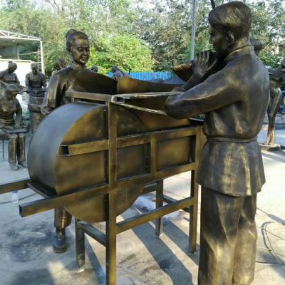 广场装饰摆放玻璃钢仿铜脱麦农耕人物民俗小品博鱼网页版