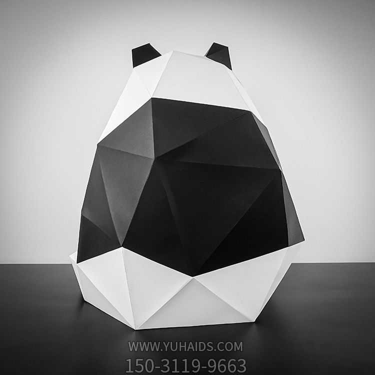 酒店大厅摆放的背朝前坐姿熊猫玻璃钢博鱼网页版