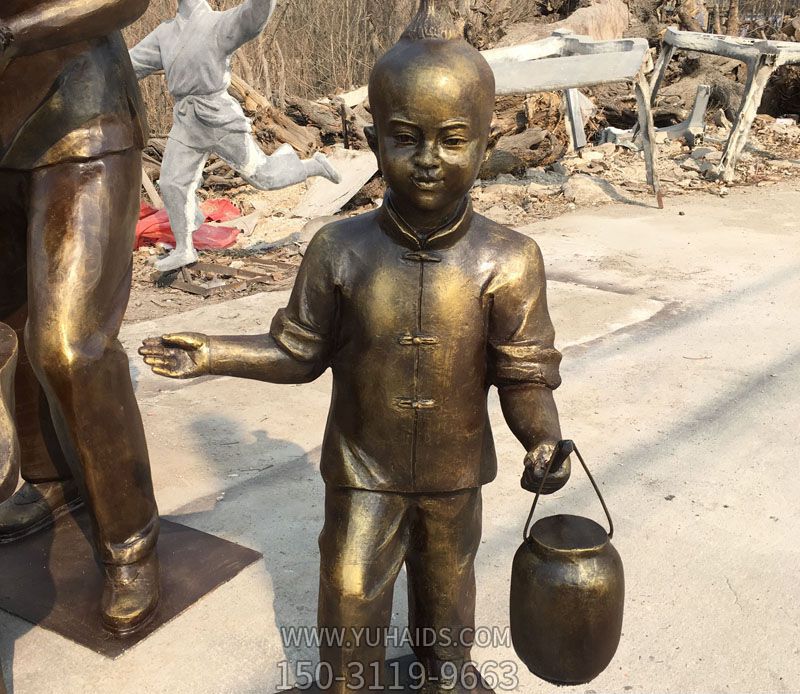 商业街摆放手提灯笼的小男孩玻璃钢仿铜博鱼网页版