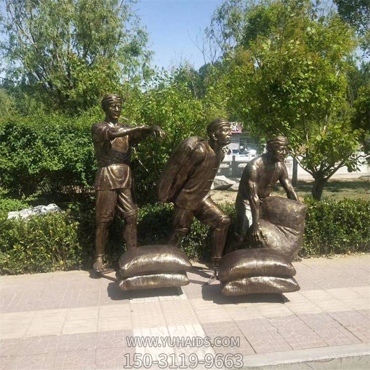 玻璃钢仿铜人物农耕收货装甲的情景摆件博鱼网页版