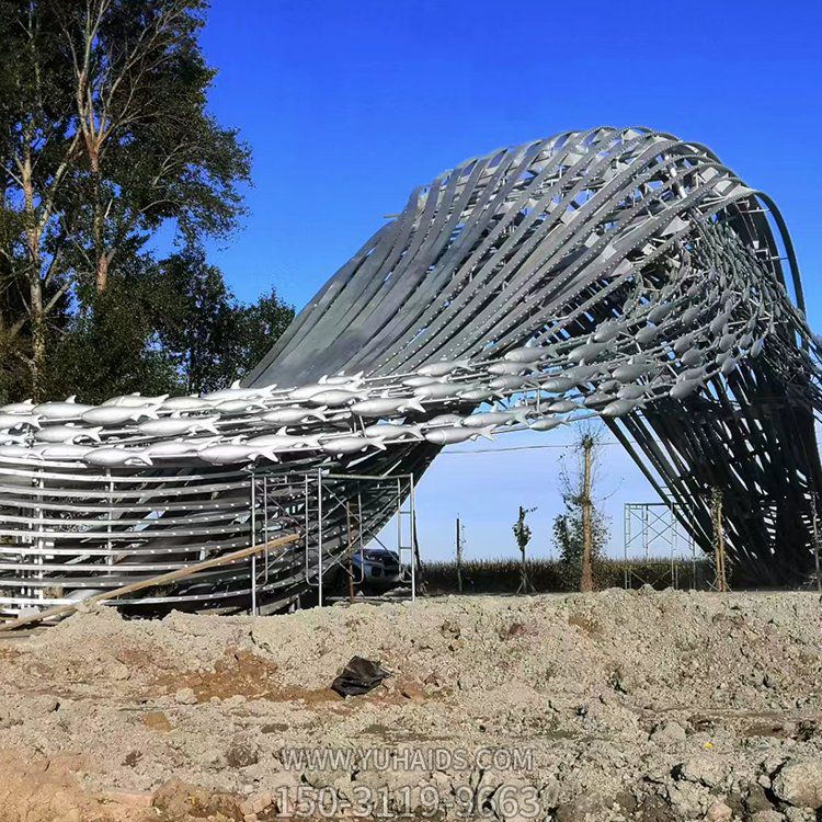 冲浪鱼群、水波不锈钢景观博鱼网页版