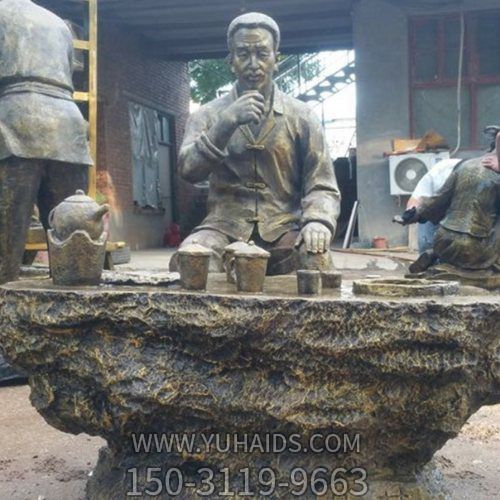 大型步行街玻璃钢仿铜人物博鱼网页版