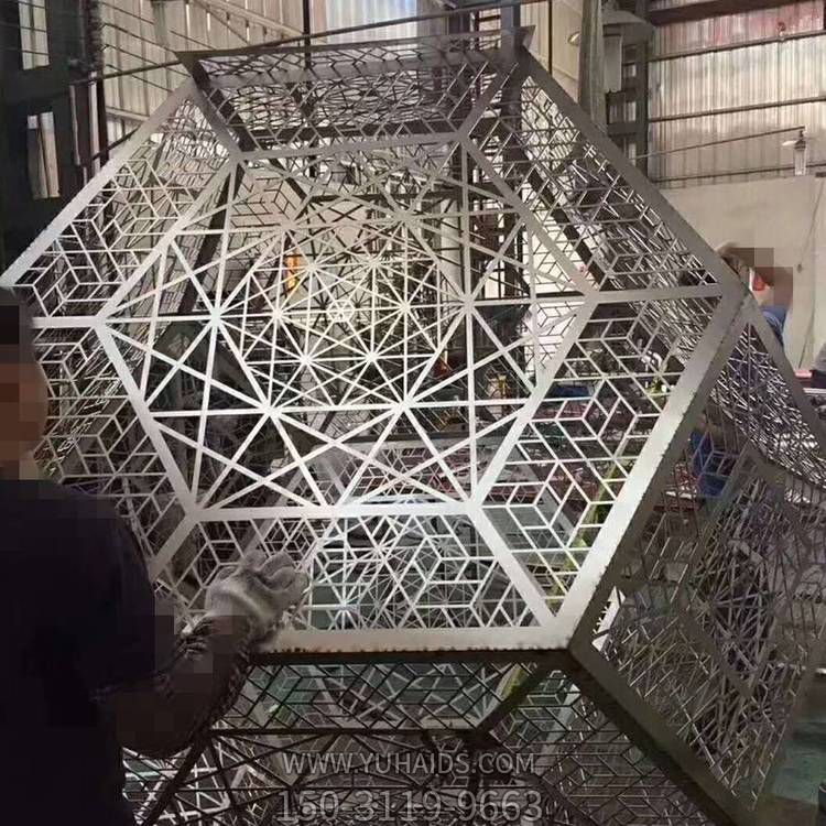 不锈钢户外大型镂空铁艺户外园林景观博鱼网页版