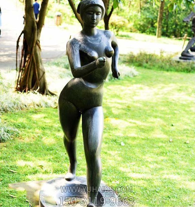 美女子竞走运动员体育运动主题广场公园玻璃钢博鱼网页版