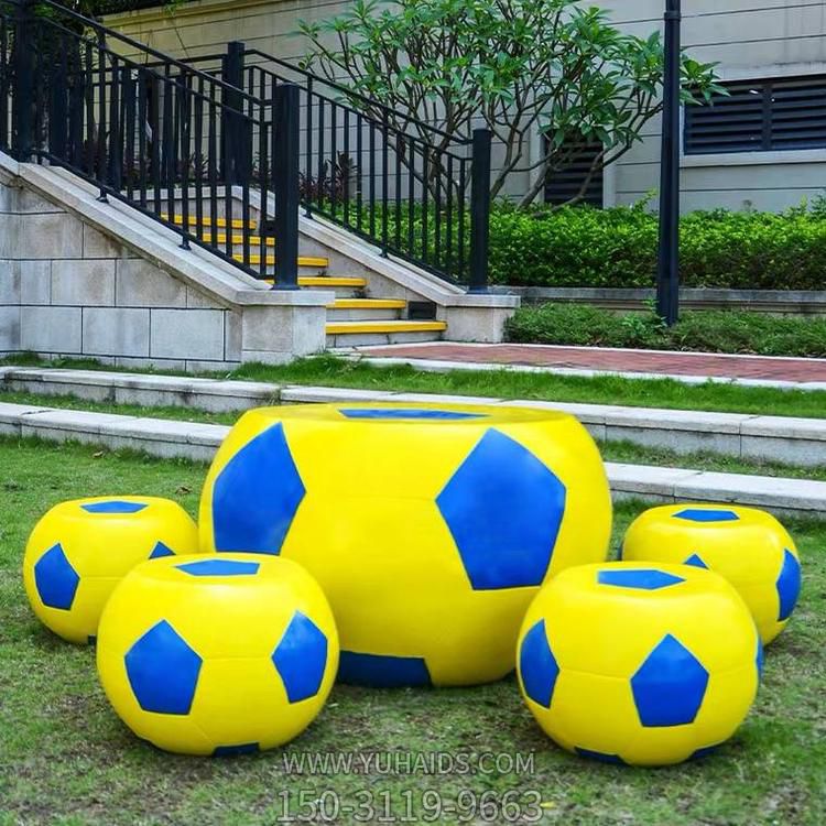 小区儿童乐园摆放玻璃钢喷漆圆形足球桌椅博鱼网页版