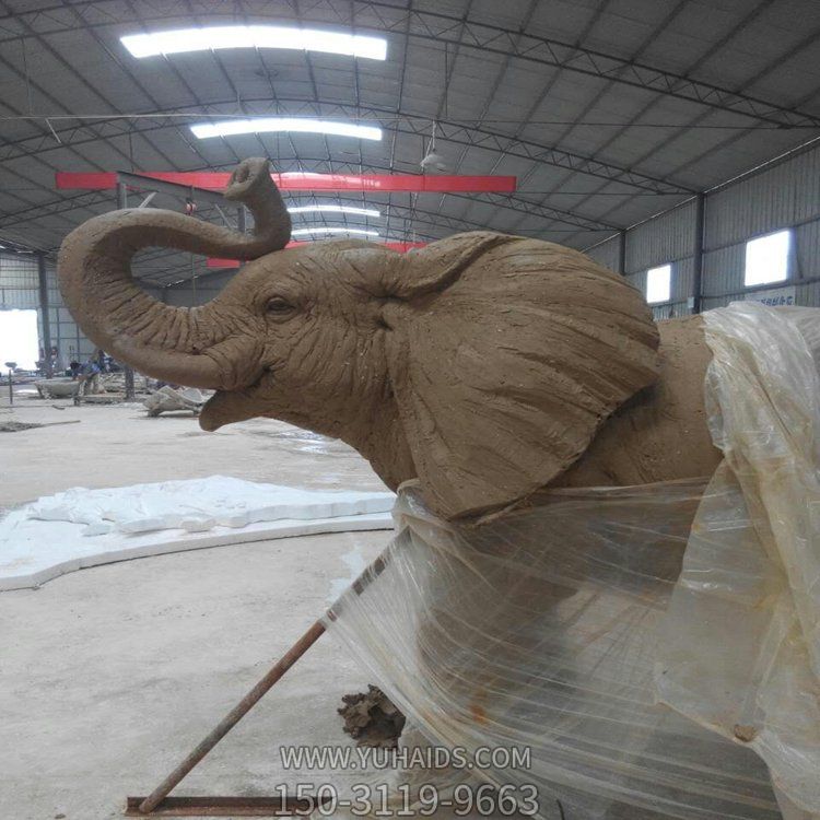 卷鼻大象泥塑博鱼网页版