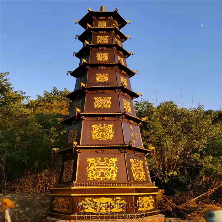 寺庙景观多层浮雕漆金佛塔博鱼网页版