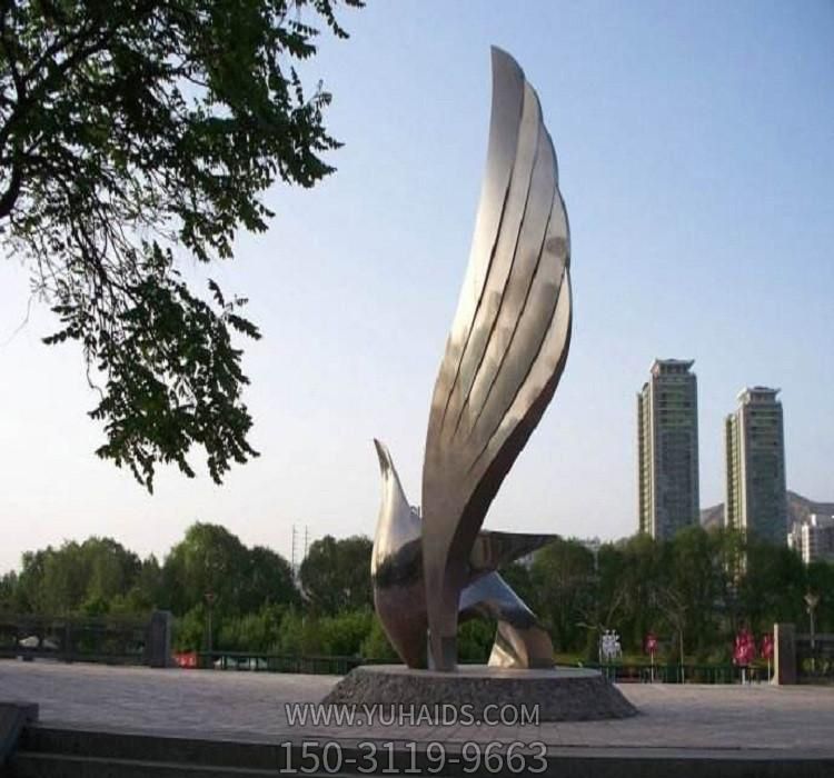 广场街边不锈钢创意切面翅膀博鱼网页版