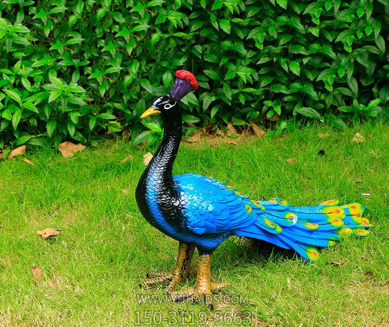 草地上一只生气的玻璃钢彩绘看那个却博鱼网页版