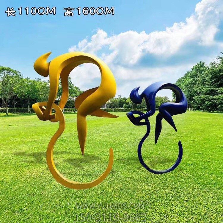 公园草坪摆放不锈钢抽象骑车运动人物博鱼网页版