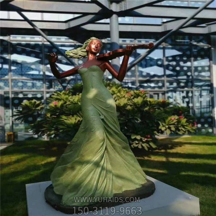 广场摆放玻璃钢弹小提琴人物博鱼网页版