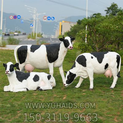 草坪三只休息的玻璃钢大号牛博鱼网页版