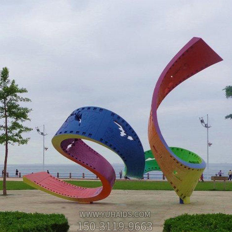 大型不锈钢彩绘抽象胶卷广场景观摆件博鱼网页版