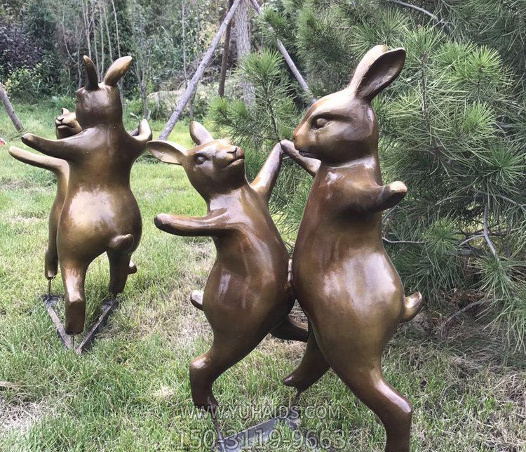 公园装饰两对跳舞的玻璃钢兔子博鱼网页版
