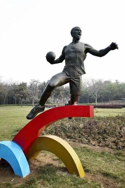 校园现代人物博鱼网页版运动员铜雕摆件广场公园铜像人物博鱼网页版