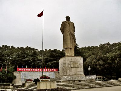 广场户外大理石石雕伟人毛泽博鱼网页版