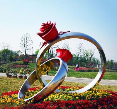 花园广场玫瑰花型不锈钢戒指博鱼网页版