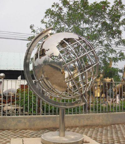 不锈钢地球仪博鱼网页版大型金属镂空圆球户外抽象景观创意标志摆件