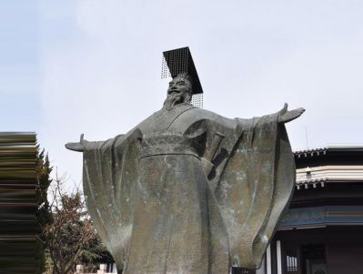 学院古代名人锻造秦始皇铜雕