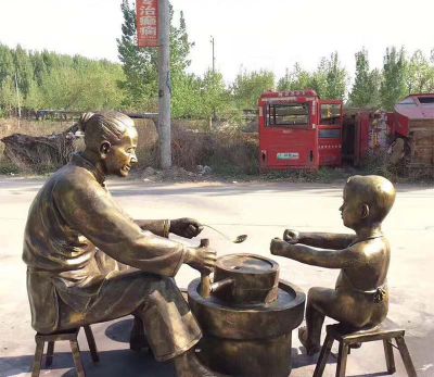 户外景区铜雕古代帮妈妈磨豆子的母子博鱼网页版