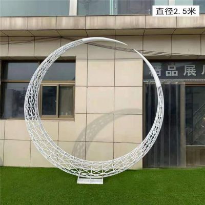 广场酒店户外摆放不锈钢抽象月亮圆环水景博鱼网页版