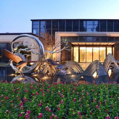 酒店会所户外水池造景摆放不锈钢树枝圆环假山景观博鱼网页版