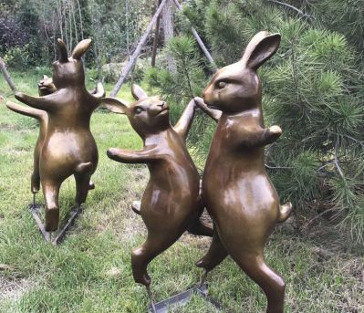 公园装饰两对跳舞的玻璃钢兔子博鱼网页版