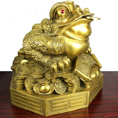 酒店商场摆放的金色招财进宝的玻璃钢喷漆金蟾博鱼网页版